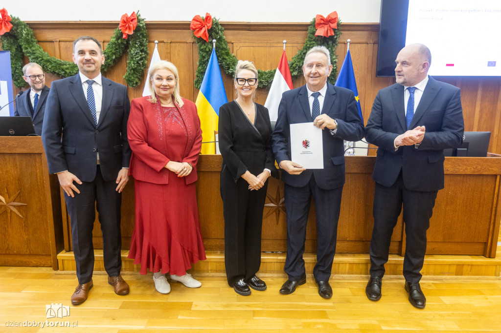 Wręczenie umów w ramach FEdKP