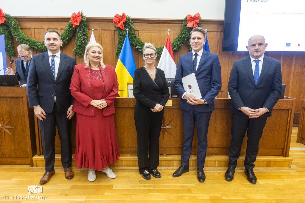 Wręczenie umów w ramach FEdKP