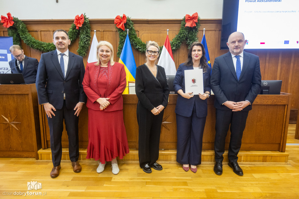 Wręczenie umów w ramach FEdKP