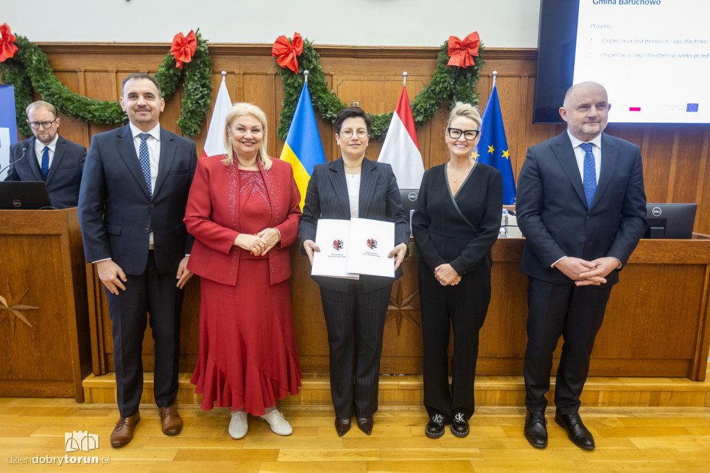 Wręczenie umów w ramach FEdKP