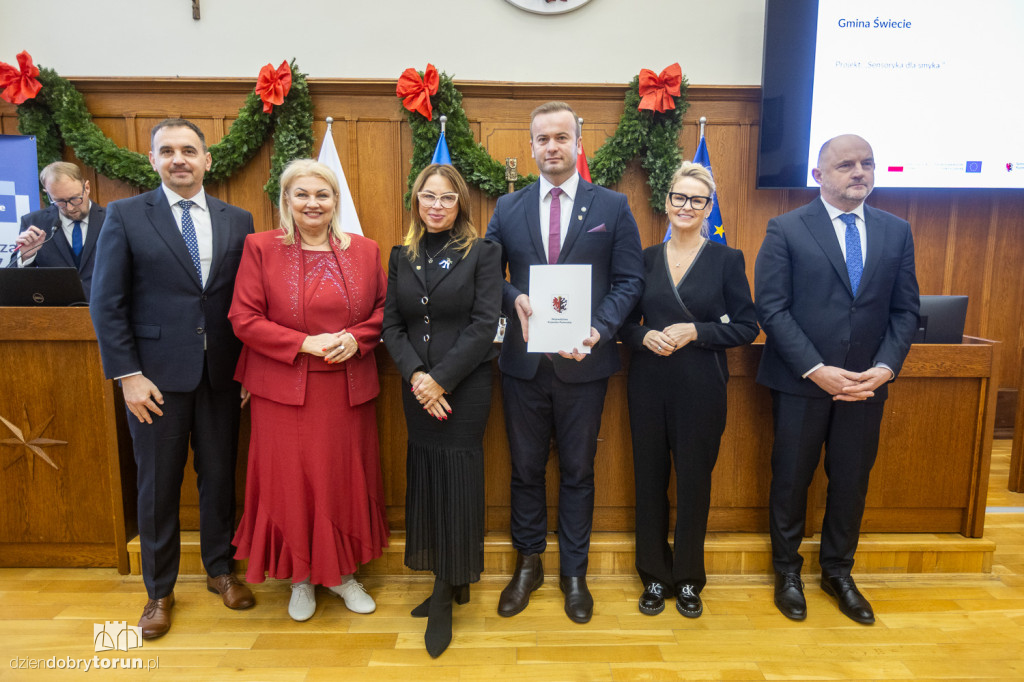 Wręczenie umów w ramach FEdKP