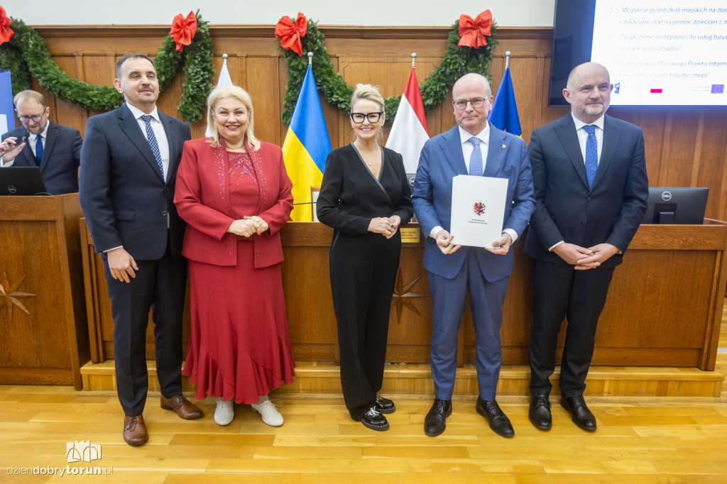 Wręczenie umów w ramach FEdKP