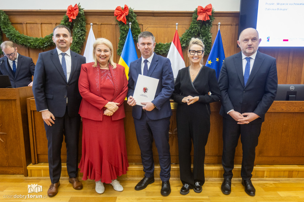 Wręczenie umów w ramach FEdKP