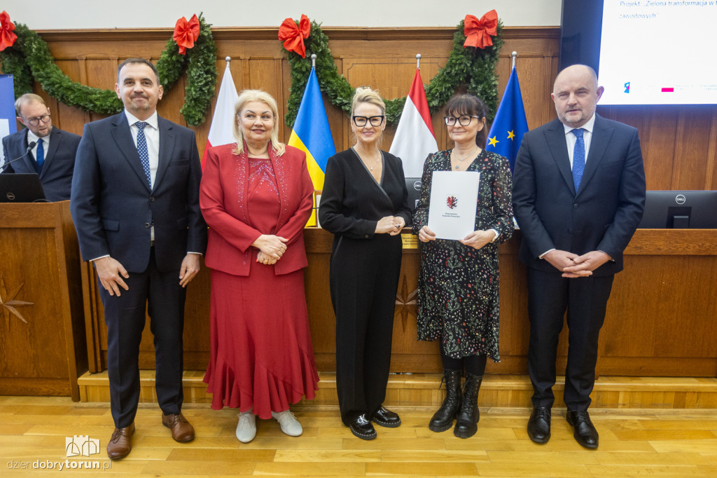 Wręczenie umów w ramach FEdKP