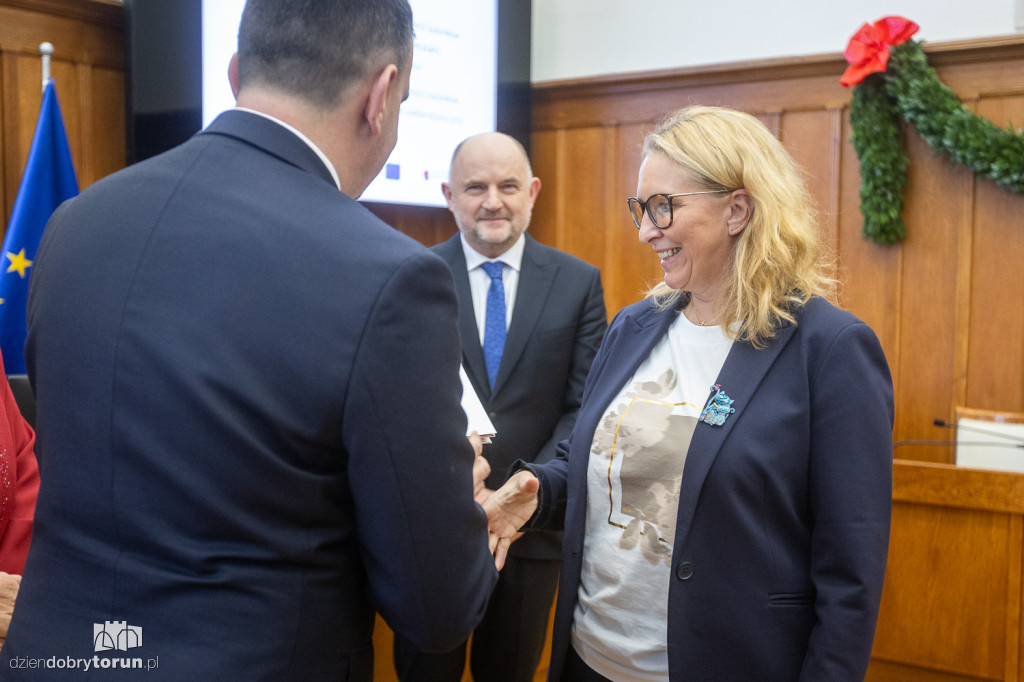 Wręczenie umów w ramach FEdKP