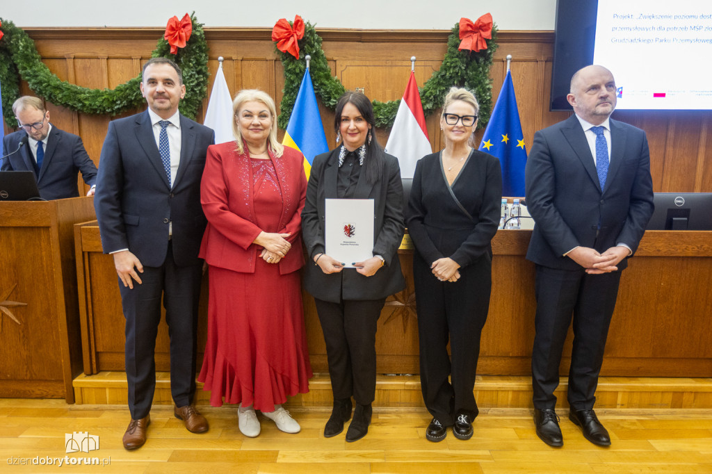 Wręczenie umów w ramach FEdKP