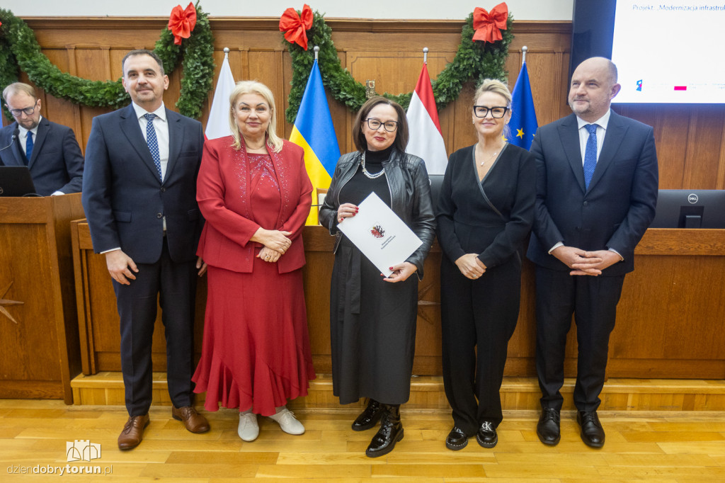 Wręczenie umów w ramach FEdKP