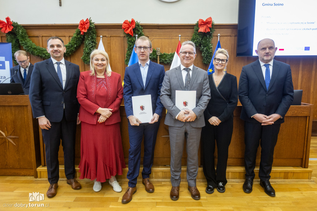 Wręczenie umów w ramach FEdKP