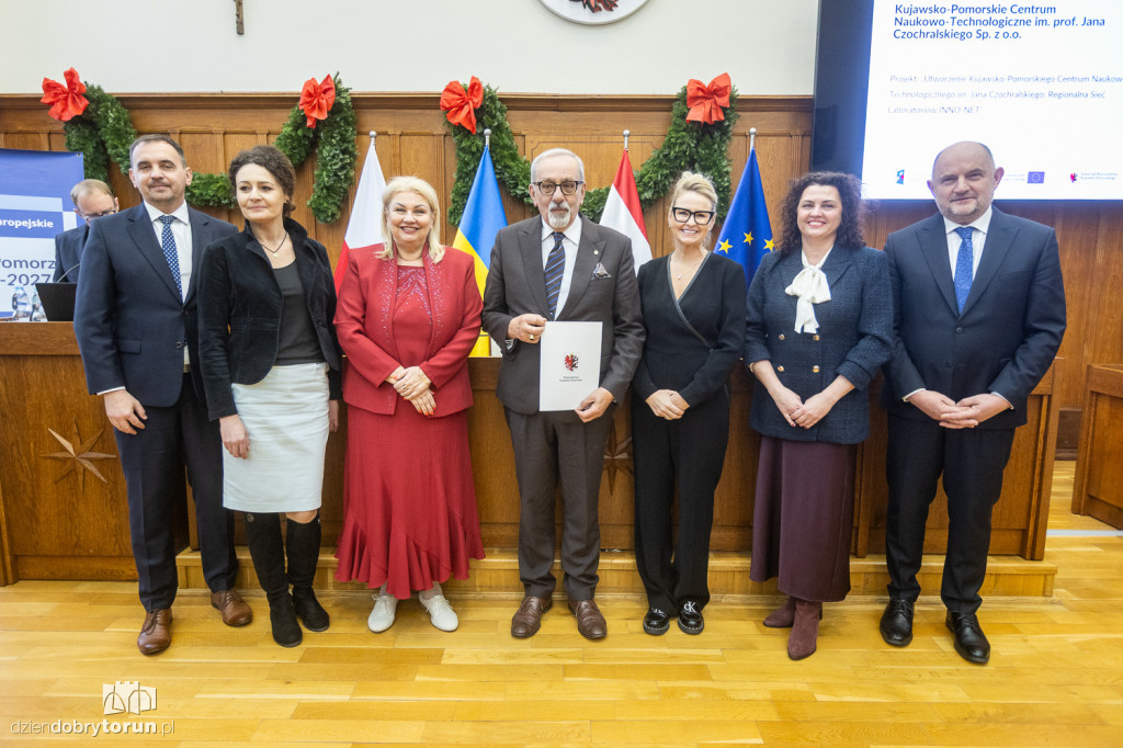 Wręczenie umów w ramach FEdKP