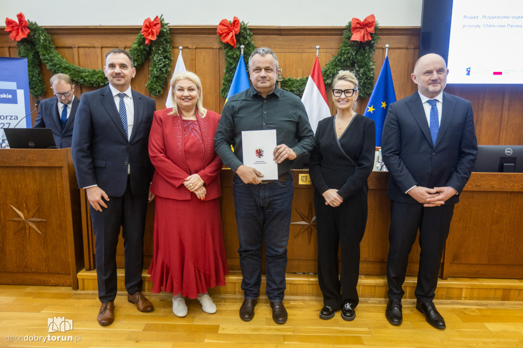 Wręczenie umów w ramach FEdKP