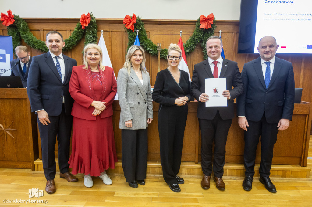 Wręczenie umów w ramach FEdKP