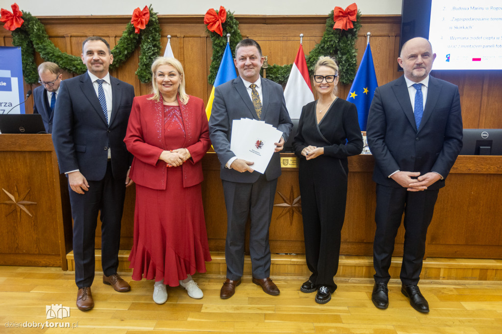 Wręczenie umów w ramach FEdKP