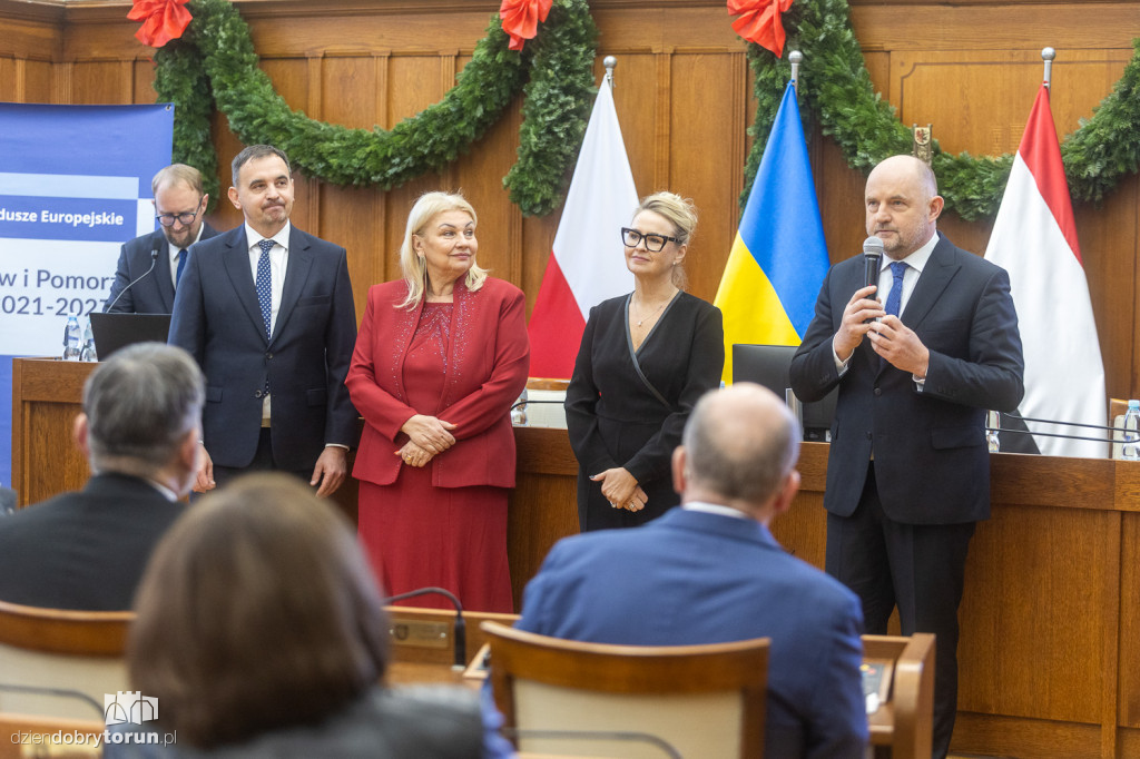 Wręczenie umów w ramach FEdKP