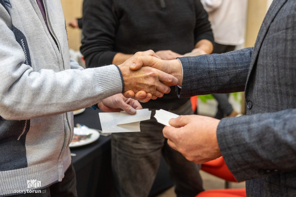 Marszałek spotkał się z bezdomnymi