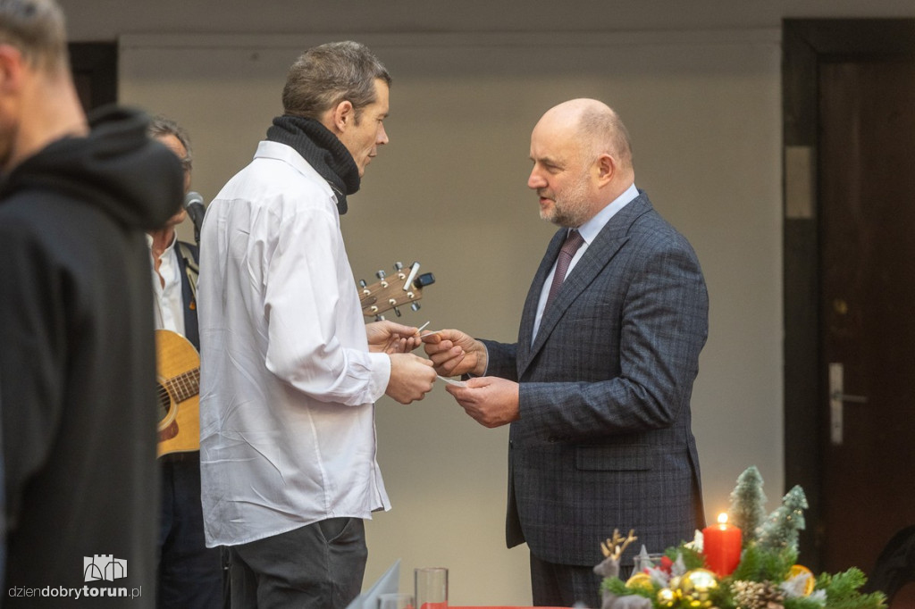 Marszałek spotkał się z bezdomnymi