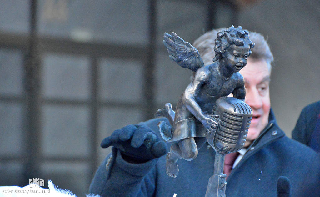 Nowy aniołek przed CKK Jordanki