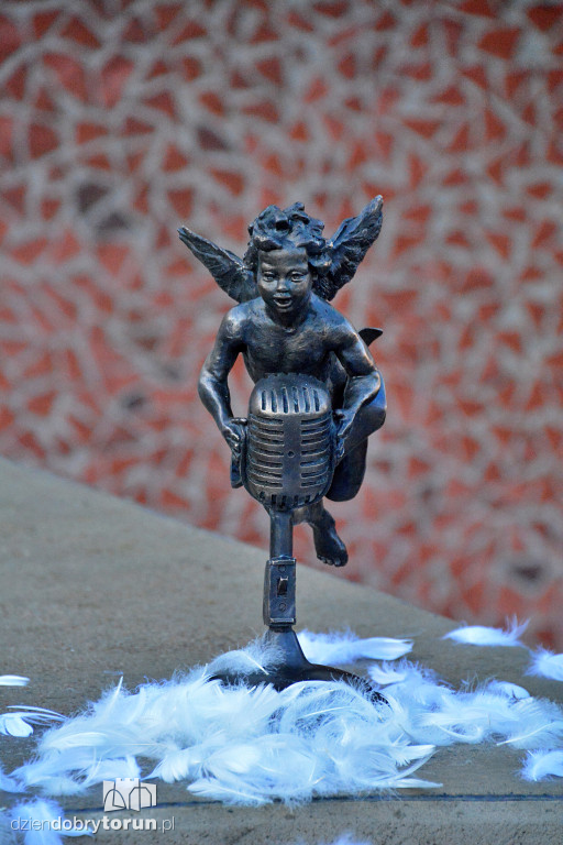 Nowy aniołek przed CKK Jordanki