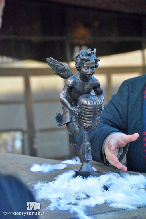 Nowy aniołek przed CKK Jordanki