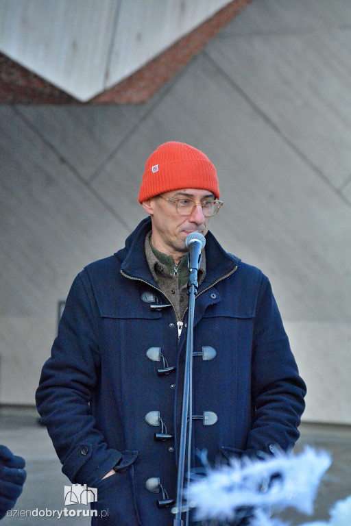 Nowy aniołek przed CKK Jordanki