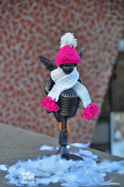 Nowy aniołek przed CKK Jordanki