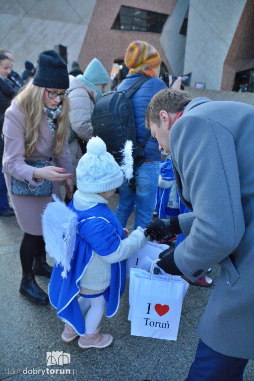 Nowy aniołek przed CKK Jordanki
