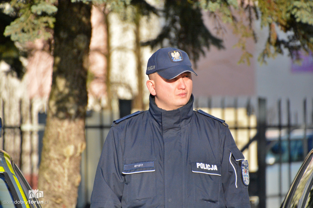 Przekazanie wozów dla policji