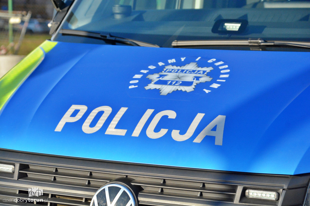 Przekazanie wozów dla policji