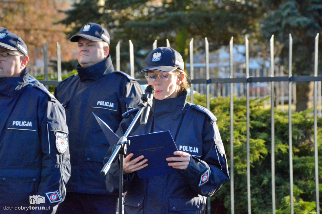 Przekazanie wozów dla policji