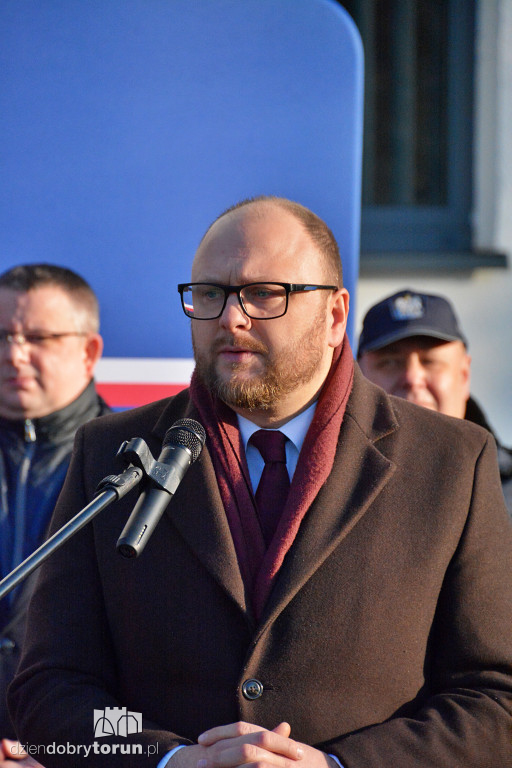 Przekazanie wozów dla policji