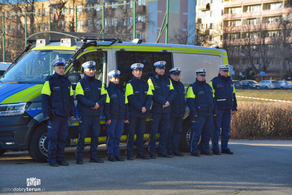 Przekazanie wozów dla policji
