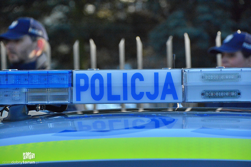 Przekazanie wozów dla policji