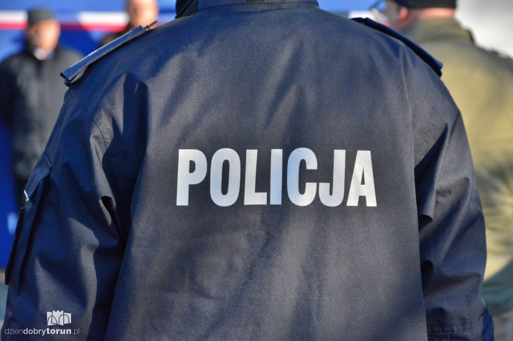 Przekazanie wozów dla policji