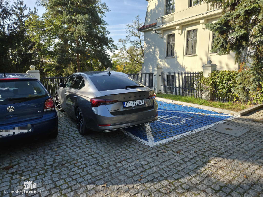 Grudniowi mistrzowie parkowania z Torunia