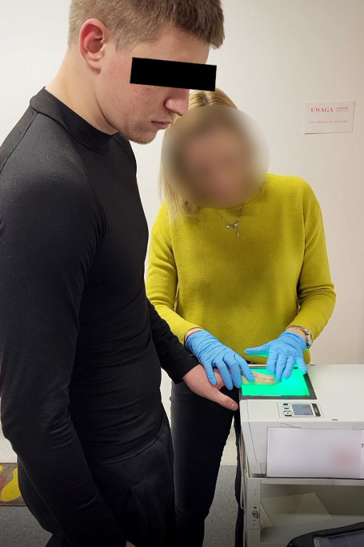 Policja przejęła transport nielegalnych migrantów