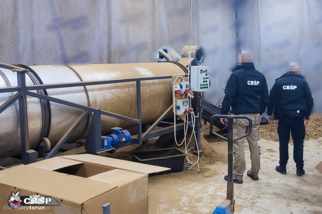 Miliony sztuk papierosów i tony tytoniu