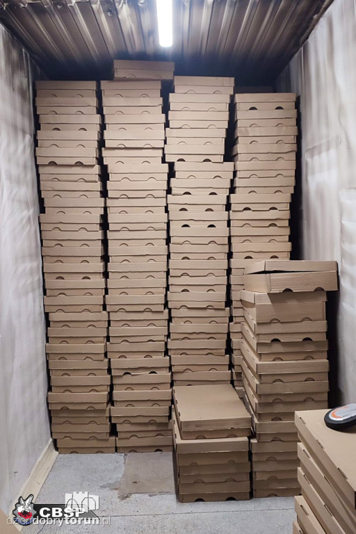 Miliony sztuk papierosów i tony tytoniu