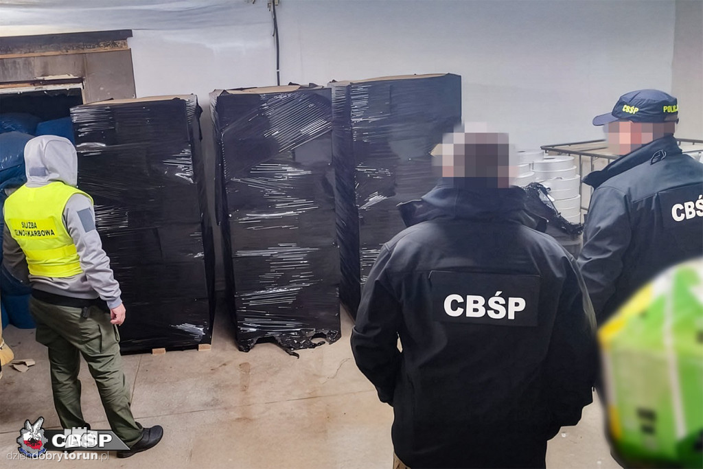 Miliony sztuk papierosów i tony tytoniu