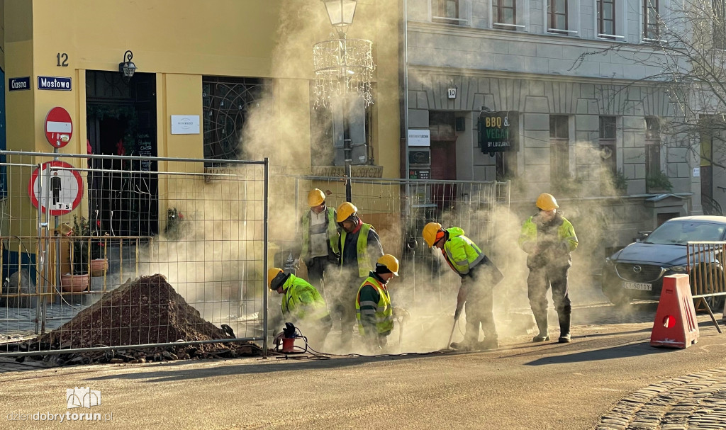 Awaria ciepłociągu w Toruniu
