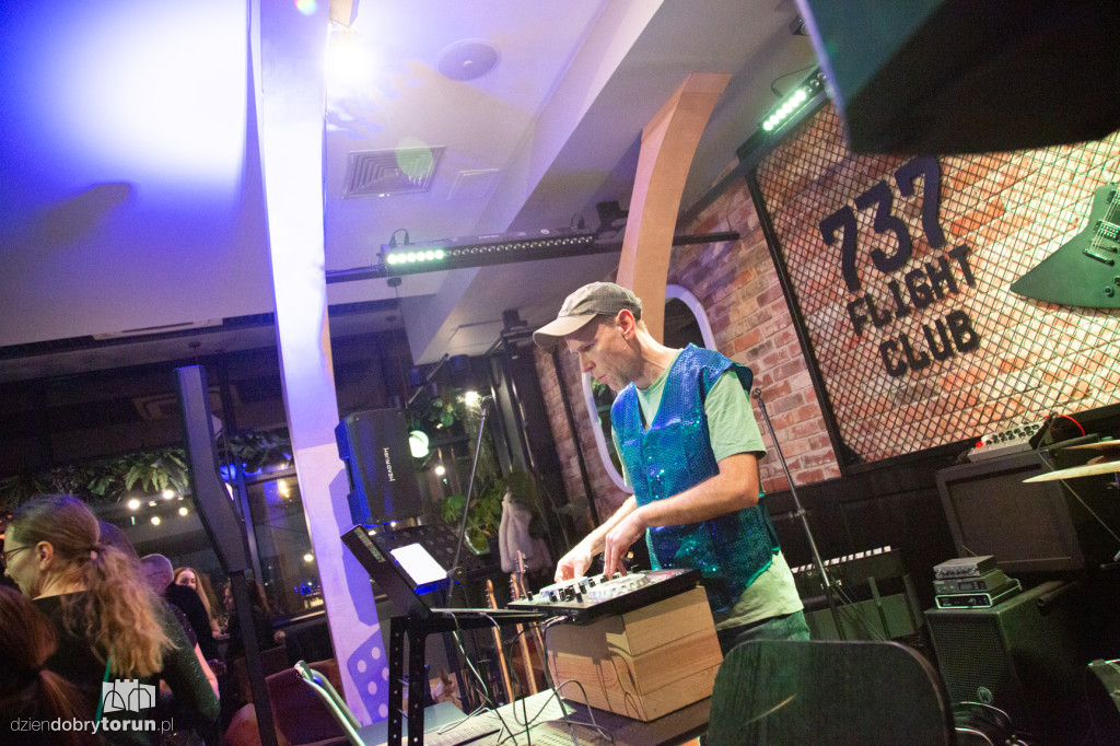 Cekinowy Bal Karnawałowy w 737 Flight Club