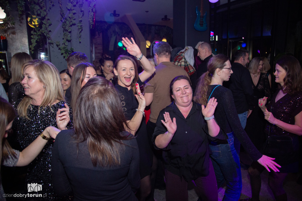 Cekinowy Bal Karnawałowy w 737 Flight Club