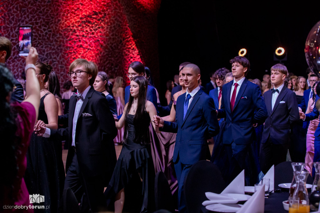 Studniówka VIII LO i ZSPS w CKK Jordanki