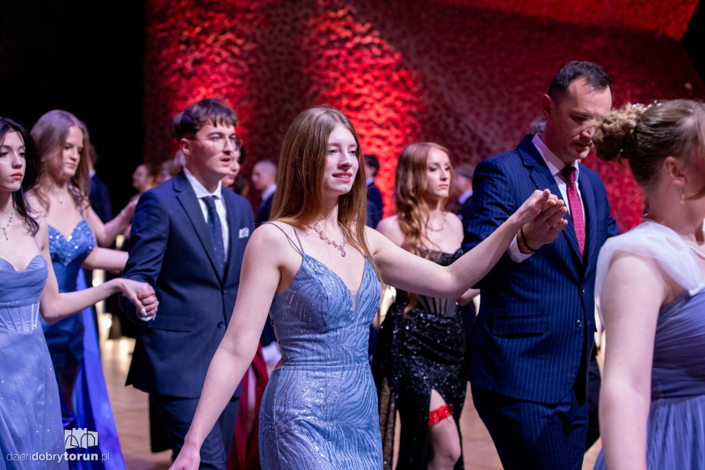 Studniówka VIII LO i ZSPS w CKK Jordanki