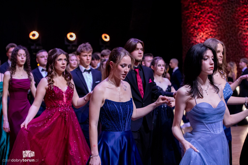 Studniówka VIII LO i ZSPS w CKK Jordanki