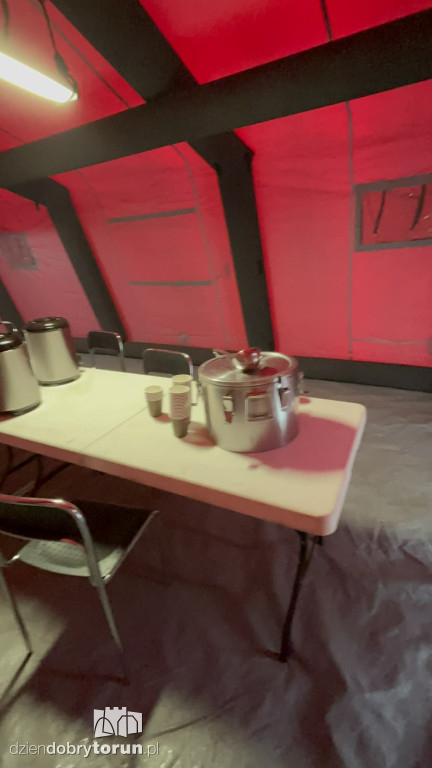 Namioty grzewcze przy przystankach