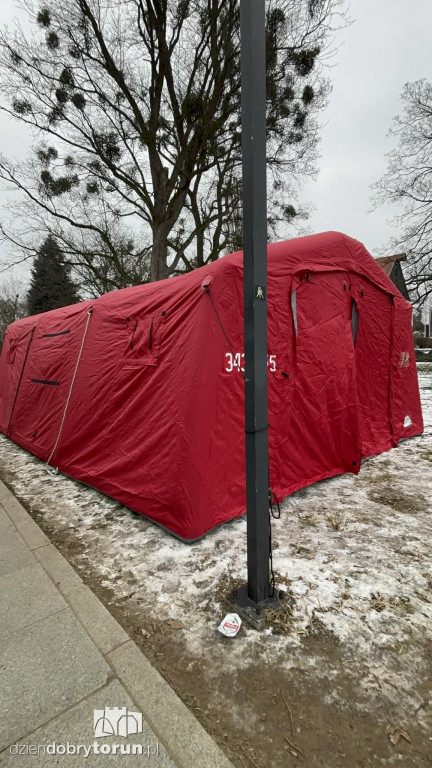 Namioty grzewcze przy przystankach