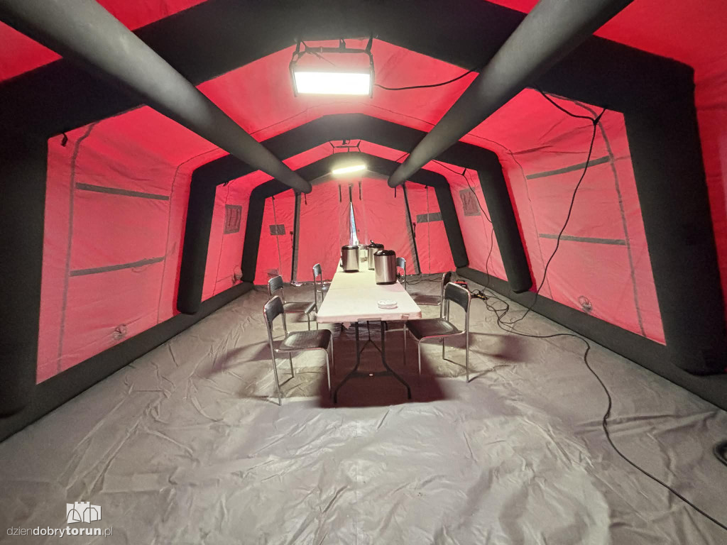 Namioty grzewcze przy przystankach