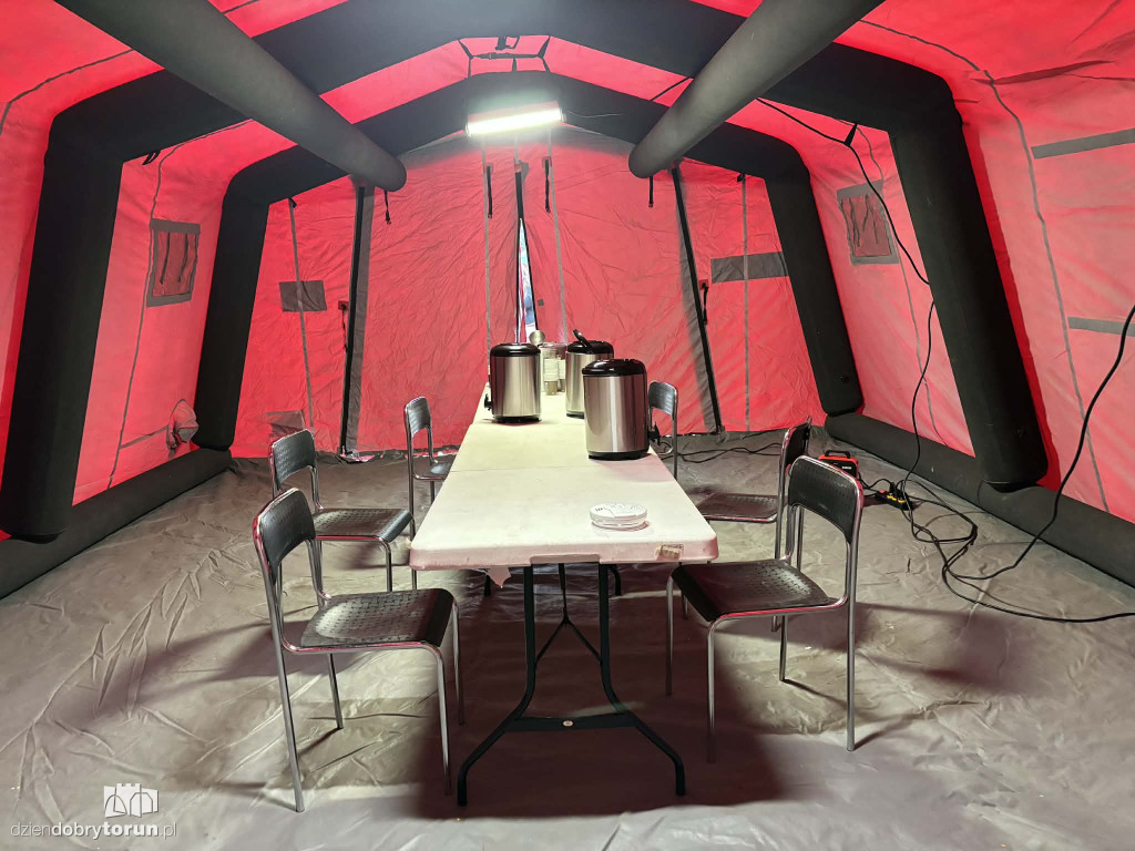 Namioty grzewcze przy przystankach