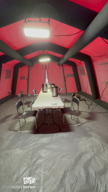 Namioty grzewcze przy przystankach