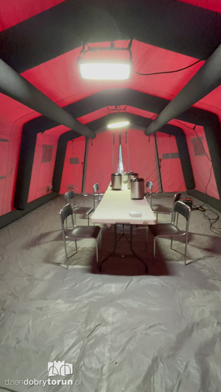 Namioty grzewcze przy przystankach