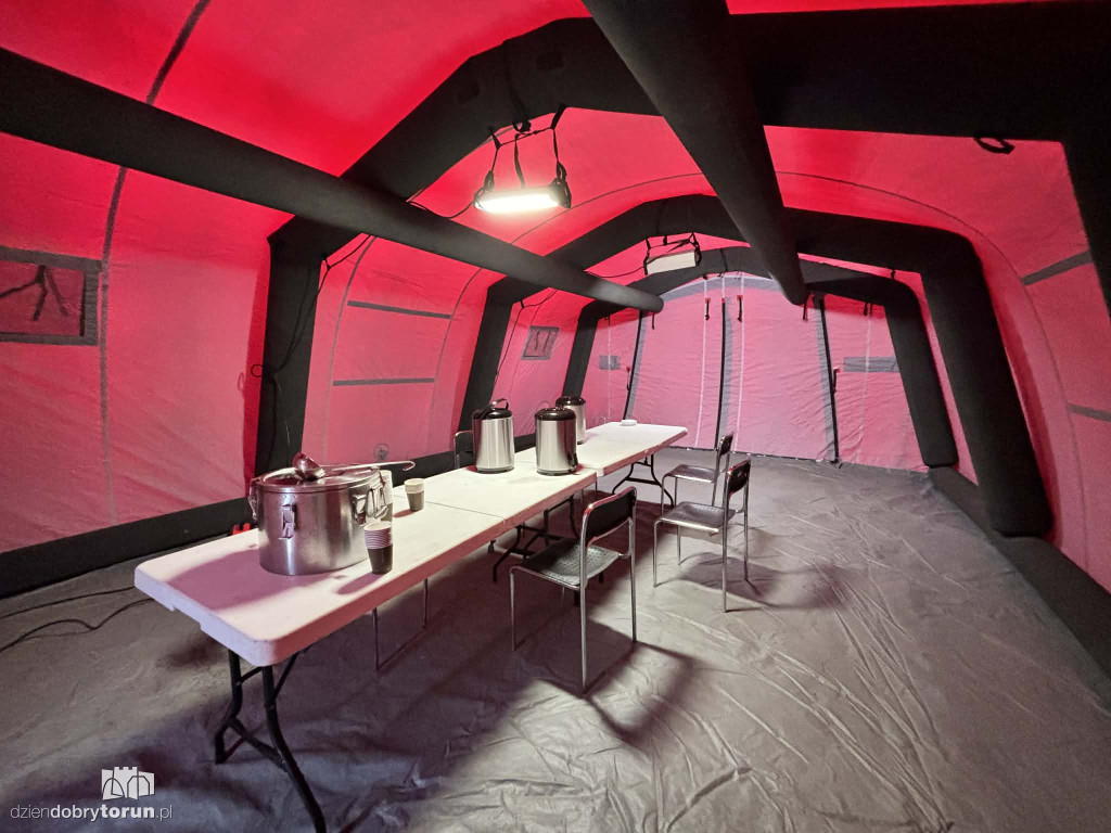 Namioty grzewcze przy przystankach